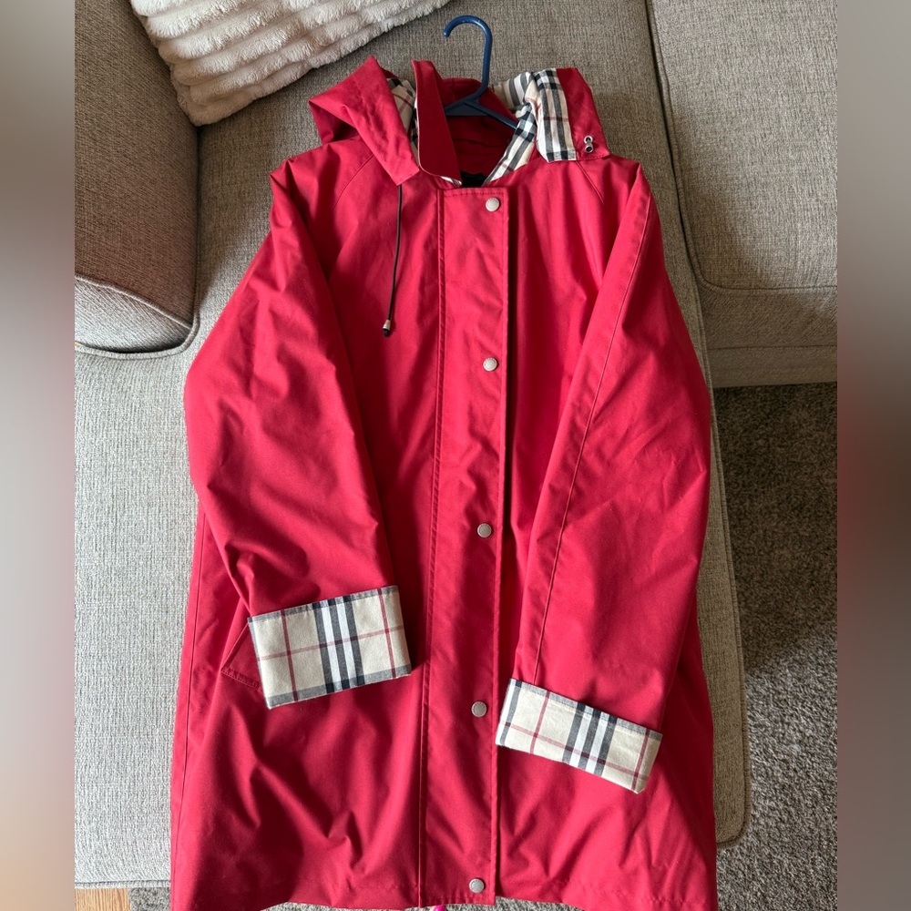 100% Authentic Burberry Coat size medium